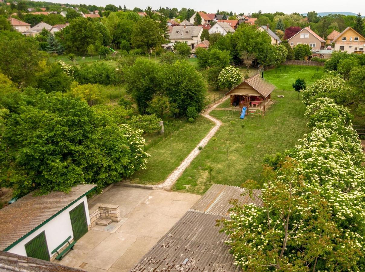 Отель Zsambeki Vendeghaz -Anno1815- Экстерьер фото